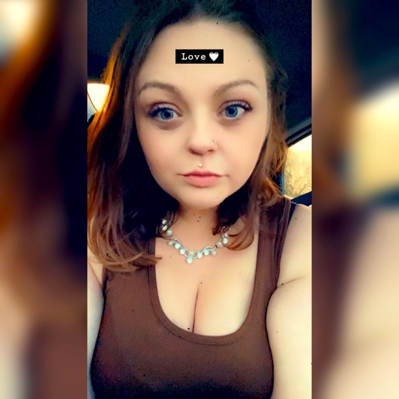 Meet your Posher, Destiny - Picture 7 of 16